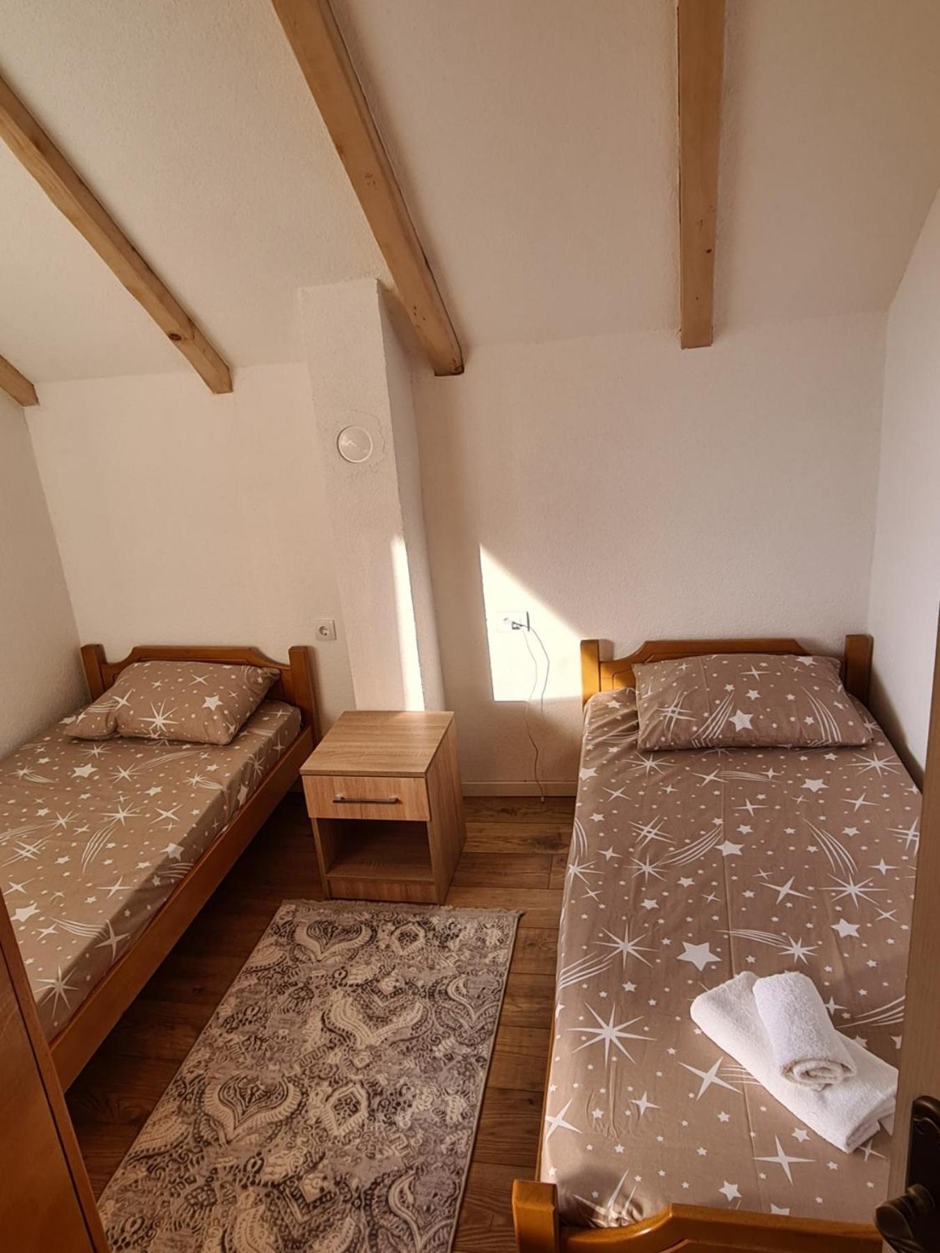Bungalows Malagic Gusinje Zewnętrze zdjęcie